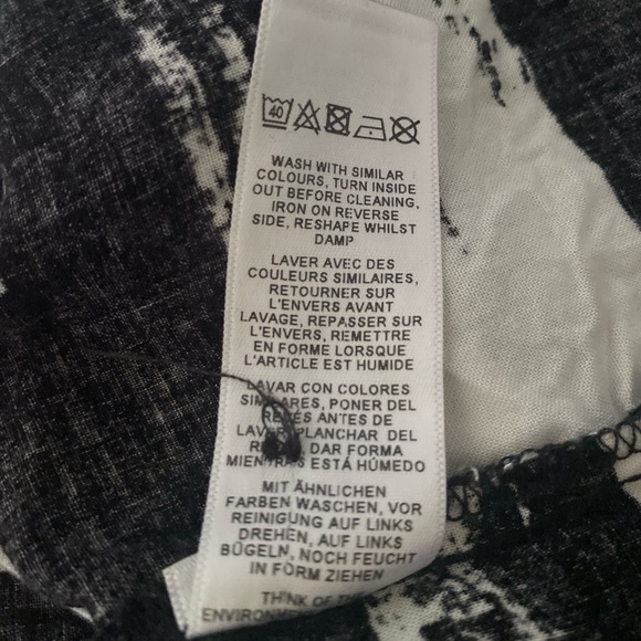 ASOS paint brush stroke patterned button down black and white top - Picture 5 of 5